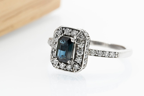 酒入愁肠愁更愁下句是什么